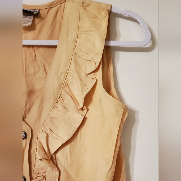 Ruffle V Pearl Buttons Women Sleeveless Shirt w Deep V Neckline - Picture 10 of 11